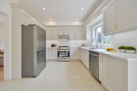 Photo 18 at 6 Renberg Drive, Cachet, Markham