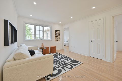 Photo 23 at 6 Renberg Drive, Cachet, Markham