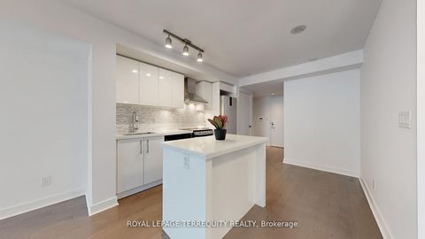 Photo 5 at 705 - 58 Orchard View Boulevard, Eglinton, Toronto
