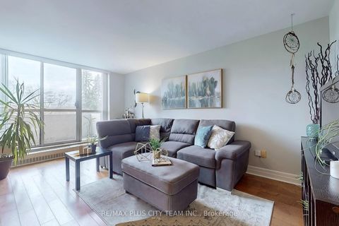 Photo 3 at 215 - 35 Ormskirk Avenue, Swansea, Toronto