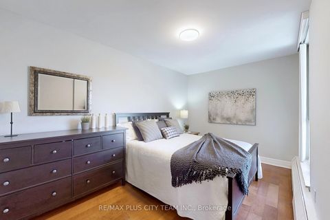 Photo 19 at 215 - 35 Ormskirk Avenue, Swansea, Toronto