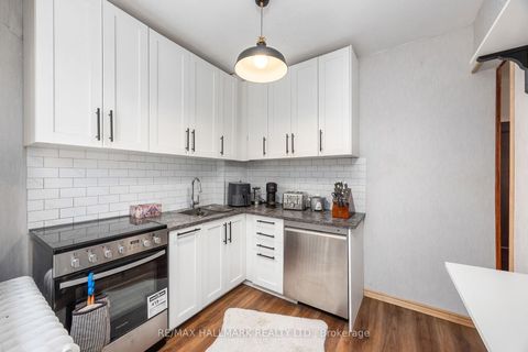 Photo 13 at 33 Austin Terrace, Casa Loma, Toronto