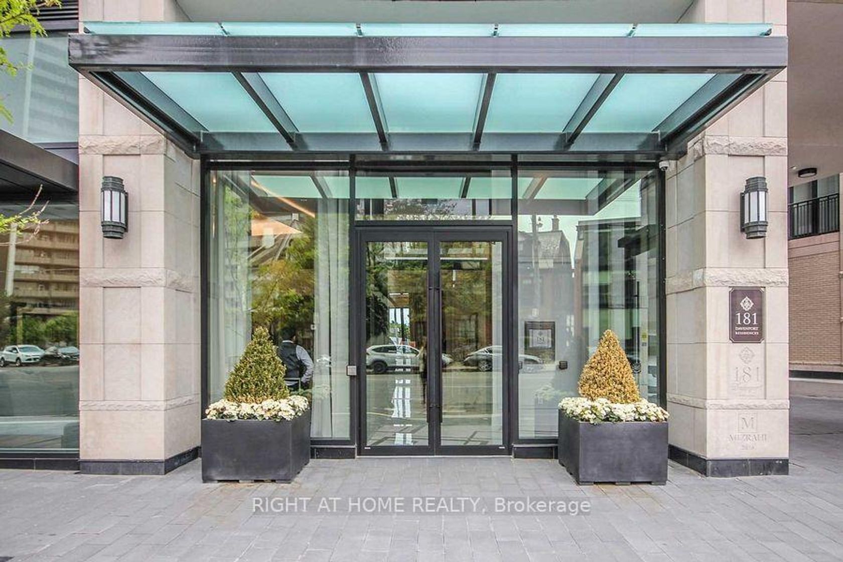 306 - 181 Davenport Road, Annex, Toronto by Loree Meneguzzi Real Estate 306 - 181 Davenport Road, Annex, Toronto