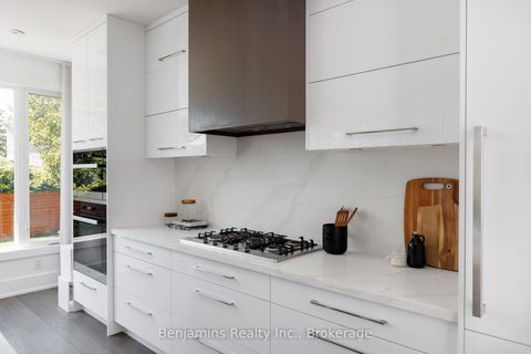 Photo 11 at 6 Ashall Boulevard, Parkview, Toronto