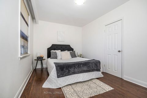 Photo 16 at 136 Regina Avenue, Lawrence, Toronto