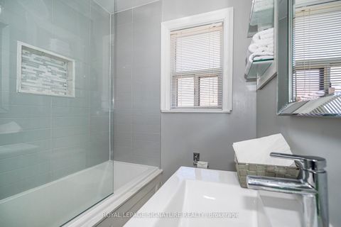 Photo 20 at 136 Regina Avenue, Lawrence, Toronto