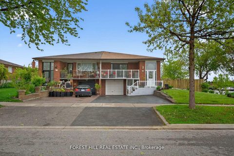 Photo 1 at 100 Andrew Park, West Woodbridge, Vaughan Photo 1 at 100 Andrew Park, West Woodbridge, Vaughan