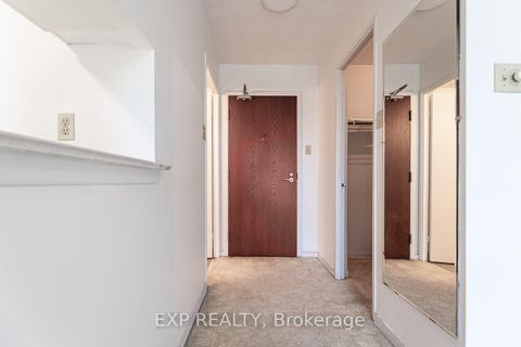 Photo 14 at 1903 - 1055 Bay Street, Bay Street Corridor, Toronto
