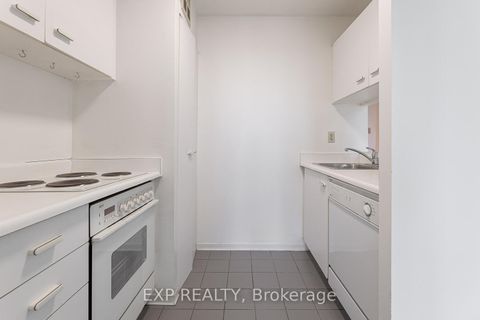 Photo 24 at 1903 - 1055 Bay Street, Bay Street Corridor, Toronto