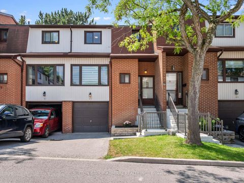 Photo 1 at 42 - 765 Oklahoma Drive, West Shore, Pickering