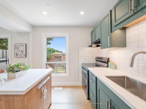 Photo 13 at 42 - 765 Oklahoma Drive, West Shore, Pickering