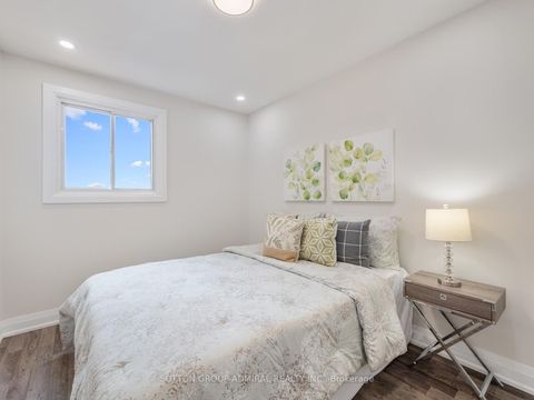 Photo 21 at 42 - 765 Oklahoma Drive, West Shore, Pickering