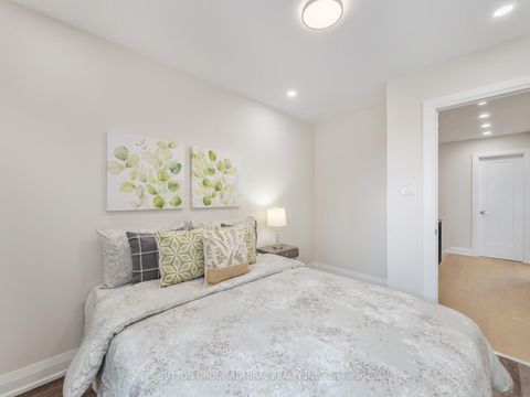 Photo 22 at 42 - 765 Oklahoma Drive, West Shore, Pickering