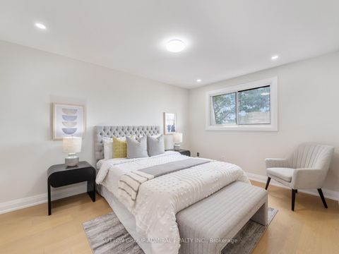 Photo 23 at 42 - 765 Oklahoma Drive, West Shore, Pickering