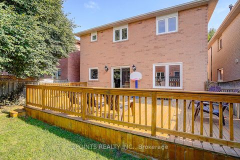 Photo 4 at 233 Brickstone Circle, Brownridge, Vaughan