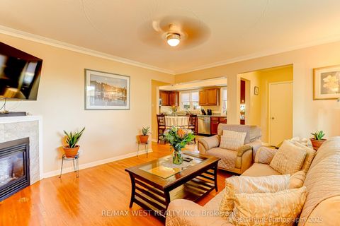 Photo 5 at 152 Benjamin Boulevard, Kennedy Park, Toronto