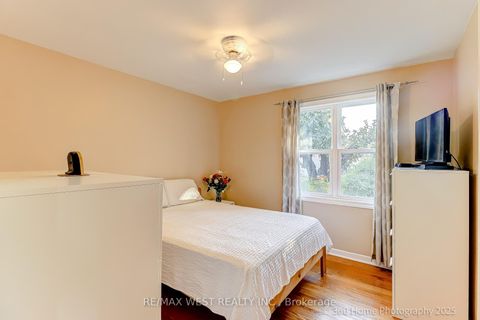 Photo 6 at 152 Benjamin Boulevard, Kennedy Park, Toronto
