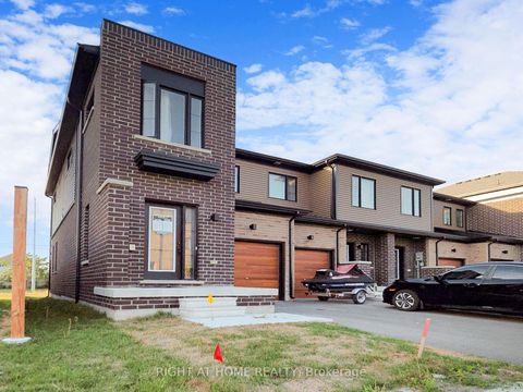 Photo 1 at 33 Pumpkin Corner Crescent, Shore, Barrie