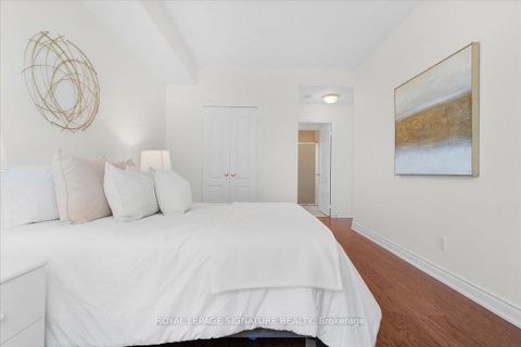 Photo 14 at 802 - 1 Lomond Drive, City Centre West, Toronto