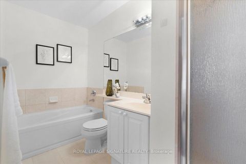 Photo 17 at 802 - 1 Lomond Drive, City Centre West, Toronto