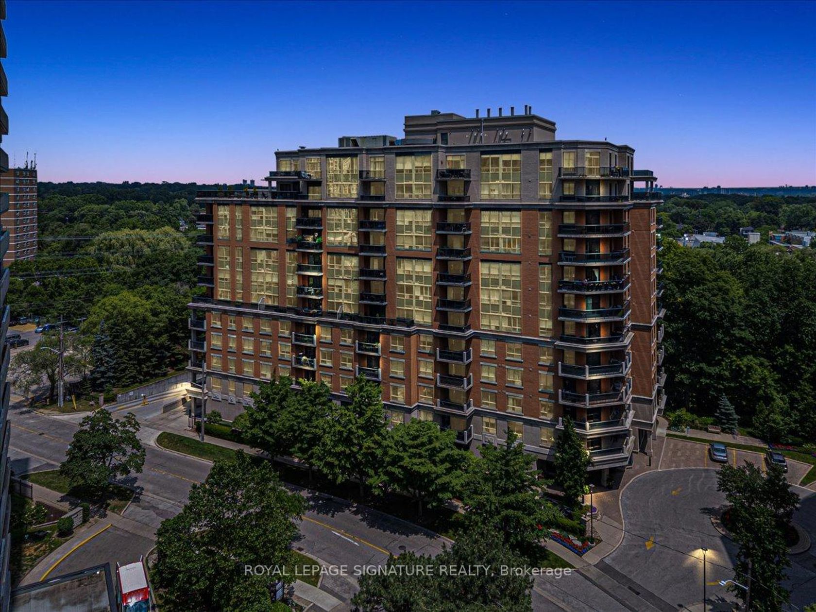 802 - 1 Lomond Drive, City Centre West, Toronto 