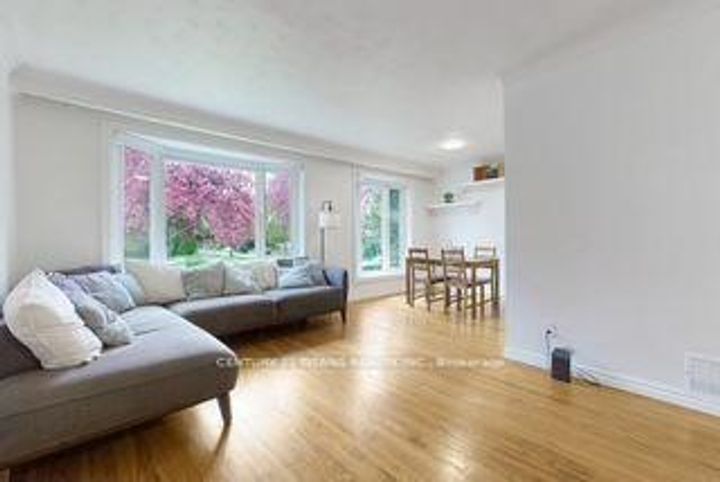 Photo 1 at 2335 Bostock Crescent, Clarkson, Mississauga
