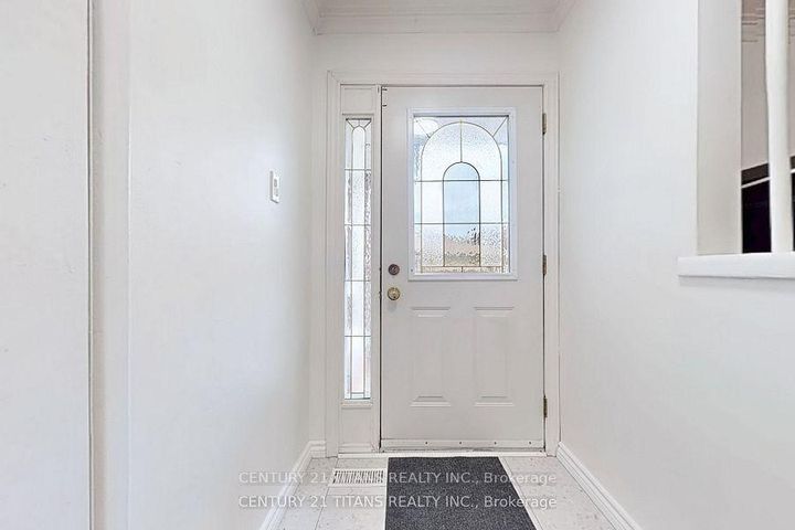 Photo 13 at 2335 Bostock Crescent, Clarkson, Mississauga