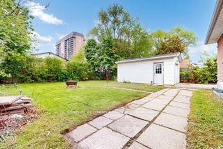 Photo 23 at 2335 Bostock Crescent, Clarkson, Mississauga