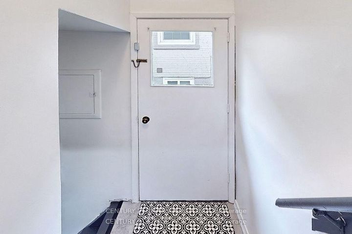 Photo 25 at 2335 Bostock Crescent, Clarkson, Mississauga