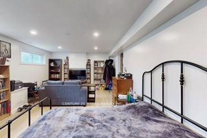 Photo 26 at 2335 Bostock Crescent, Clarkson, Mississauga