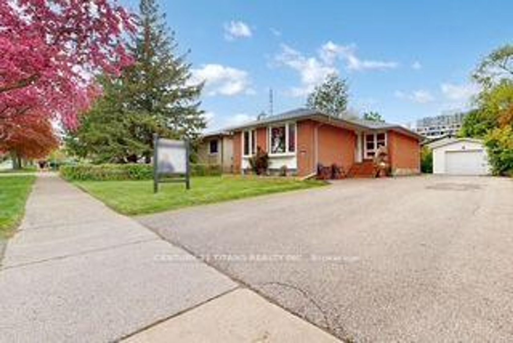 2335 Bostock Crescent, Clarkson, Mississauga 2