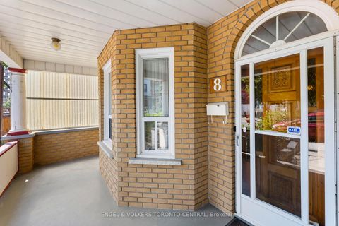 Photo 3 at 8 Brookfield Street, Bellwoods, Toronto