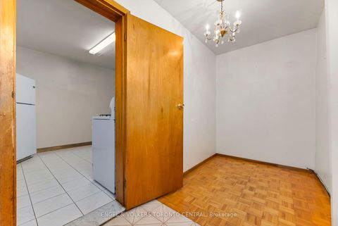 Photo 12 at 8 Brookfield Street, Bellwoods, Toronto