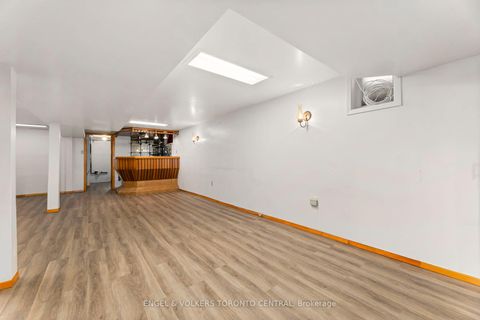 Photo 16 at 8 Brookfield Street, Bellwoods, Toronto
