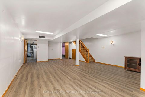 Photo 21 at 8 Brookfield Street, Bellwoods, Toronto