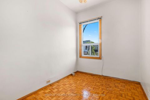 Photo 29 at 8 Brookfield Street, Bellwoods, Toronto