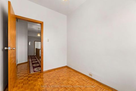 Photo 30 at 8 Brookfield Street, Bellwoods, Toronto