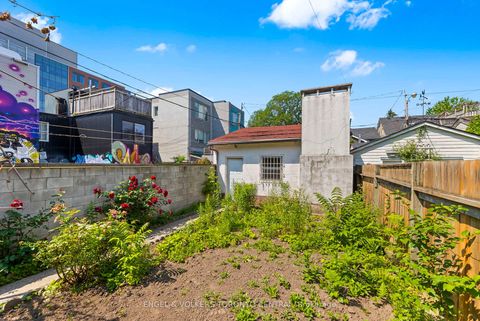 Photo 31 at 8 Brookfield Street, Bellwoods, Toronto