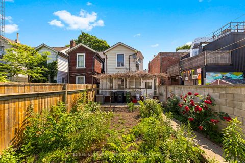 Photo 34 at 8 Brookfield Street, Bellwoods, Toronto