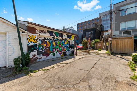 Photo 37 at 8 Brookfield Street, Bellwoods, Toronto