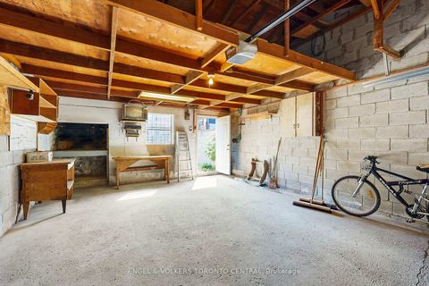 Photo 38 at 8 Brookfield Street, Bellwoods, Toronto