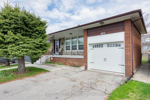 Photo 0 at 852 Glencairn Avenue, Glen Park, Toronto