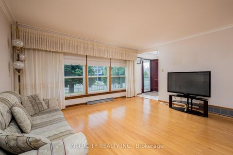 Photo 6 at 852 Glencairn Avenue, Glen Park, Toronto