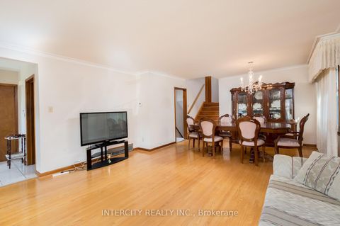 Photo 7 at 852 Glencairn Avenue, Glen Park, Toronto