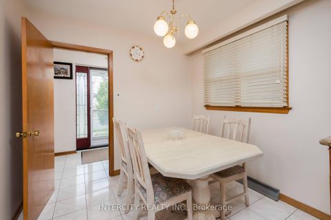Photo 11 at 852 Glencairn Avenue, Glen Park, Toronto