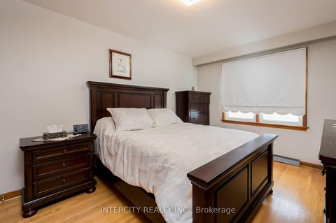 Photo 16 at 852 Glencairn Avenue, Glen Park, Toronto