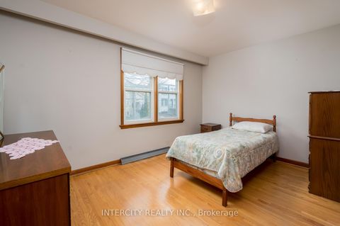Photo 18 at 852 Glencairn Avenue, Glen Park, Toronto