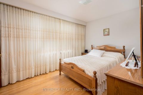 Photo 19 at 852 Glencairn Avenue, Glen Park, Toronto