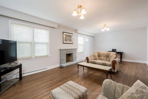 Photo 23 at 852 Glencairn Avenue, Glen Park, Toronto