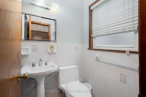 Photo 26 at 852 Glencairn Avenue, Glen Park, Toronto